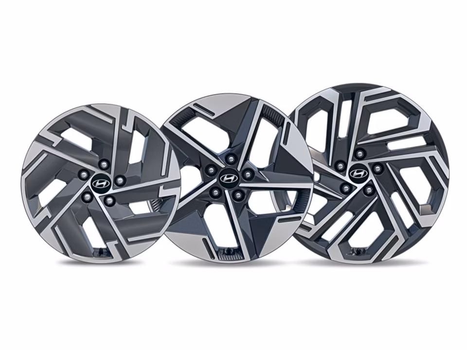 Three sizes of the alloy wheels of the Hyundai TUCSON Plug-in Hybrid. 
