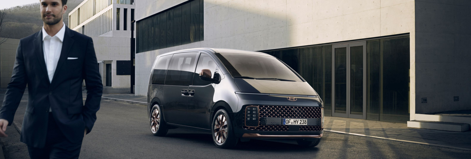 Дизайн STARIA | Футуристичний Мінівен | Богдан-Авто Івано-Франківськ - фото 6